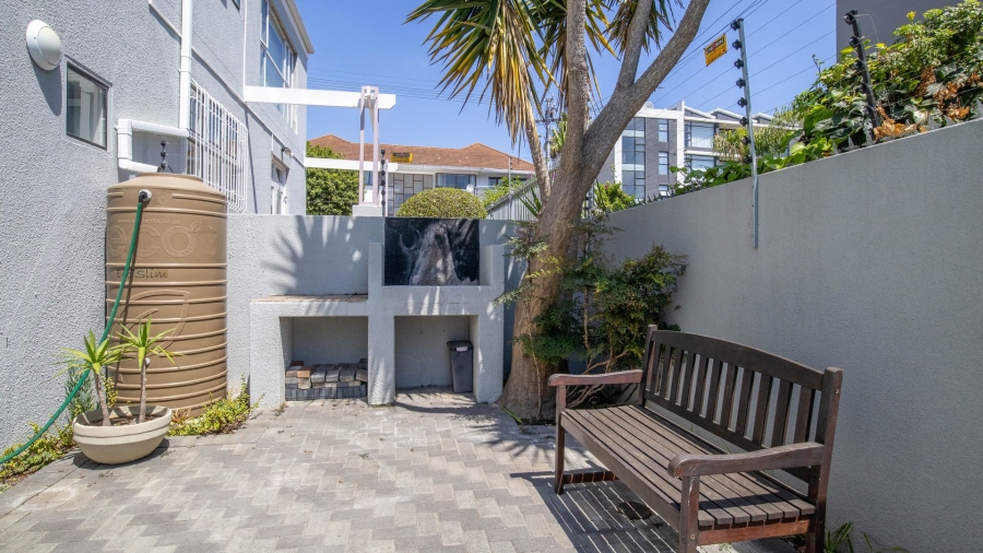 2 Bedroom Property for Sale in Sea Point Western Cape